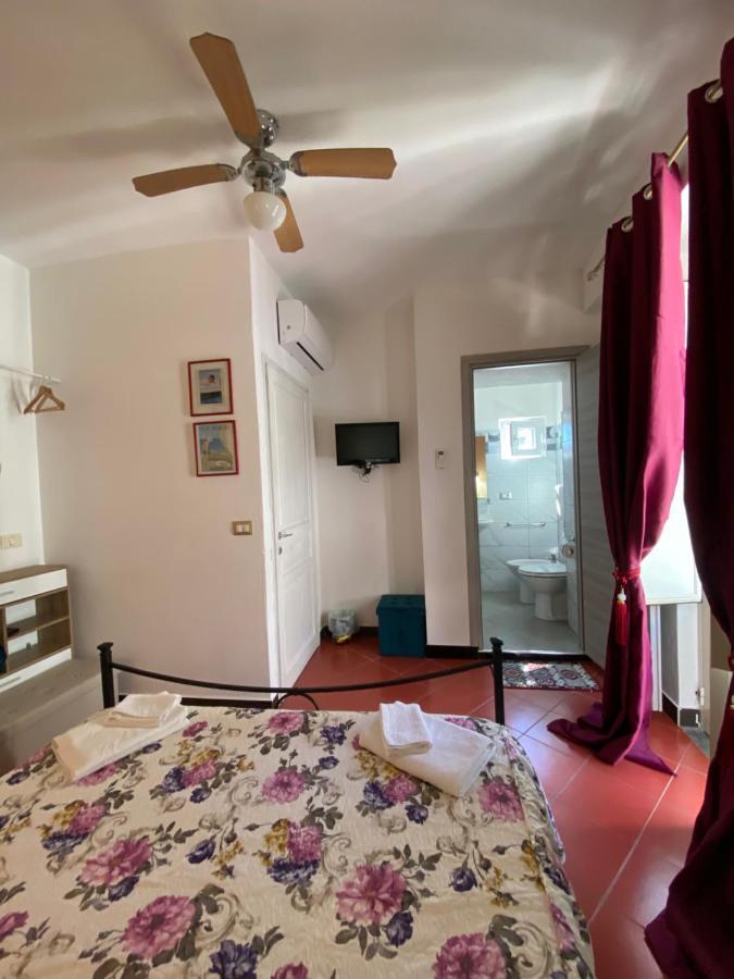 Taormina'S Sun Bed and Breakfast Exteriör bild