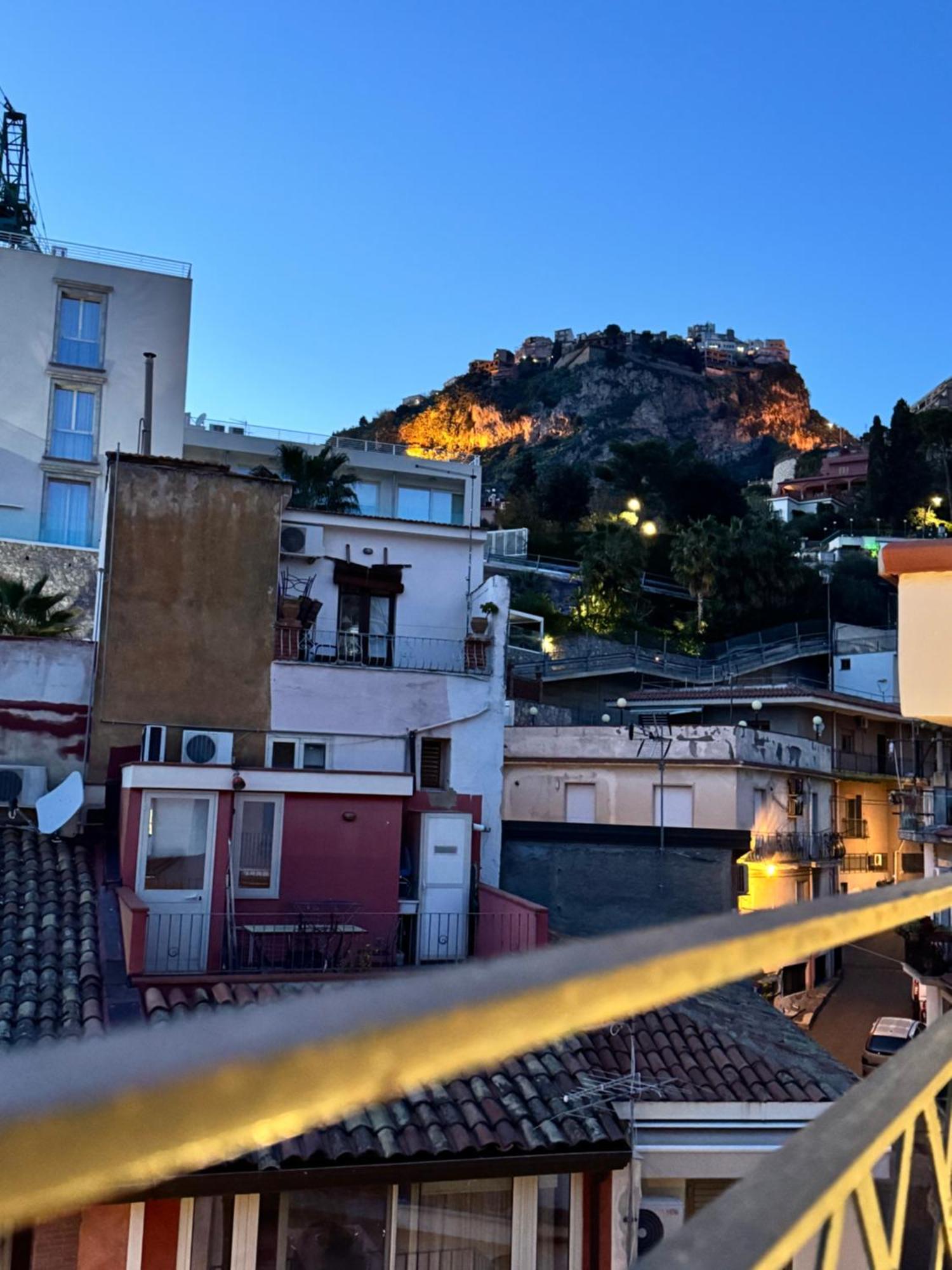 Taormina'S Sun Bed and Breakfast Exteriör bild