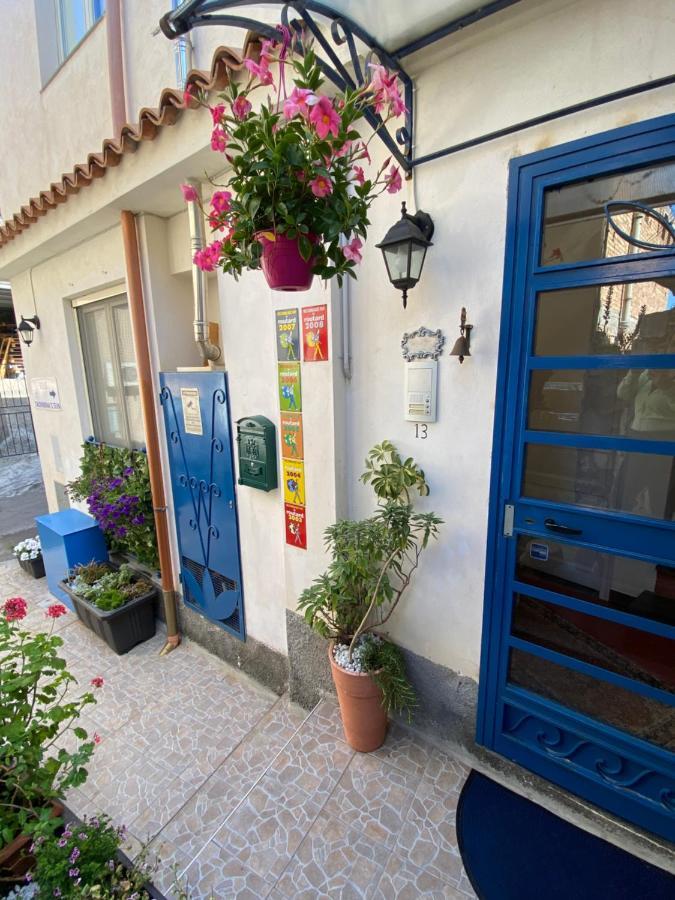 Taormina'S Sun Bed and Breakfast Exteriör bild